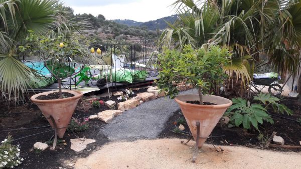 Poterie dans les jardin de Bandol